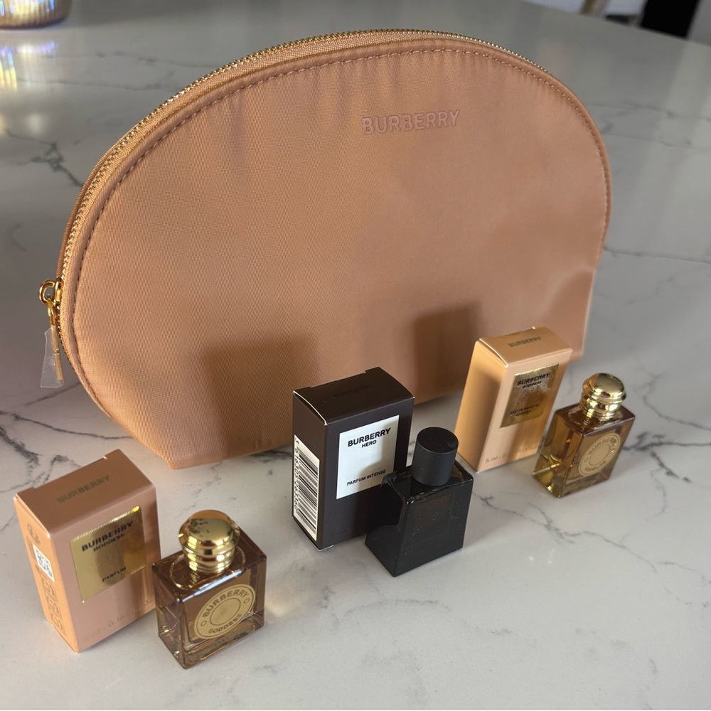Burberry Tan Pouch with Mini Fragrances